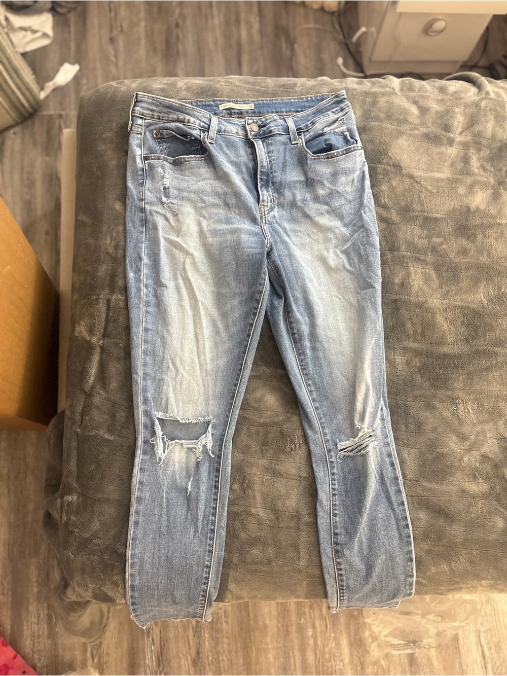 Levi’s Women’s 721 High Rise Skinny Jeans